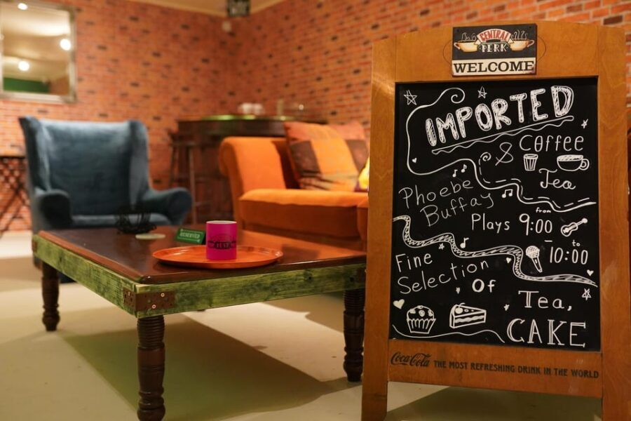 Budapest: 90s Sitcom Escape Room Adventure with Drinks - Practical Considerations