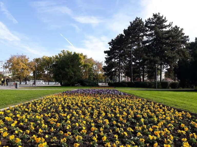 Budapest: Best Gardens Walking Tour & Hungarian Folk Music - Practical Details & Tips