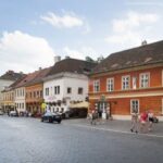 Budapest: Buda Castle Walking Tour in German - Why This Tour Works