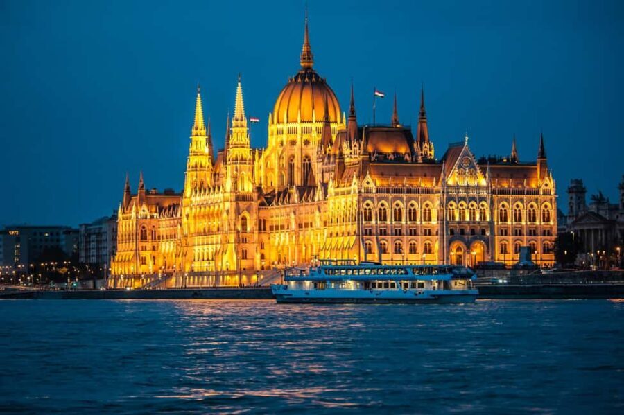 Budapest: By Night Sightseeing Cruise with Welcome Drink - Why This Tour Offers Good Value