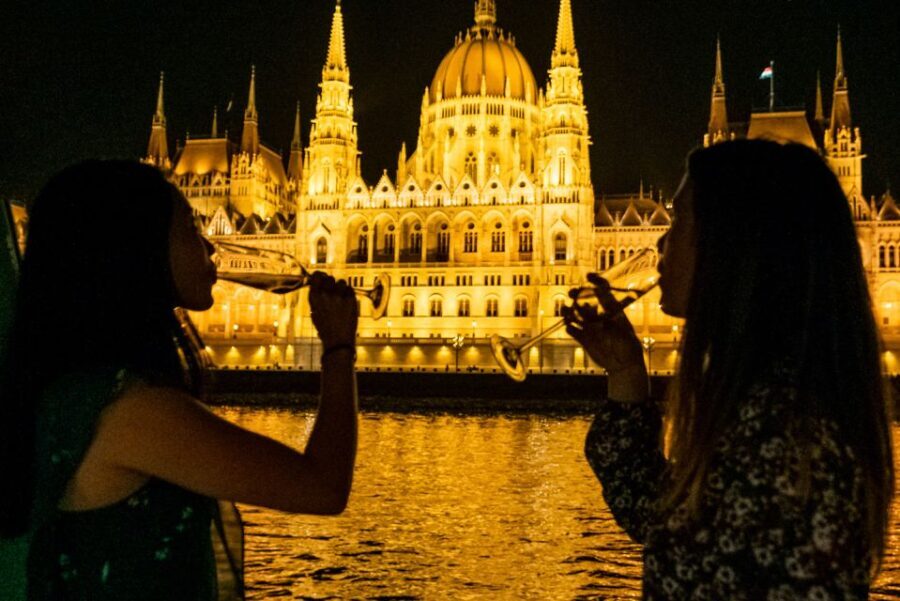 Budapest: Candlelit Dinner River Cruise with Live Music - The Experience Breakdown: What You Can Expect