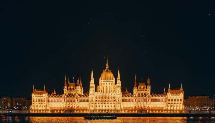 Budapest: City Lights & Moon Gazing Tour with Retro Microcar - Exploring Budapest’s Nighttime Landmarks
