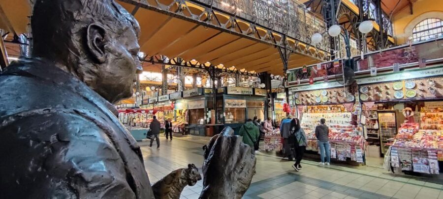 Budapest: Hungarian Cuisine in the Market Hall (german) - Setting the Scene: The Central Market Hall