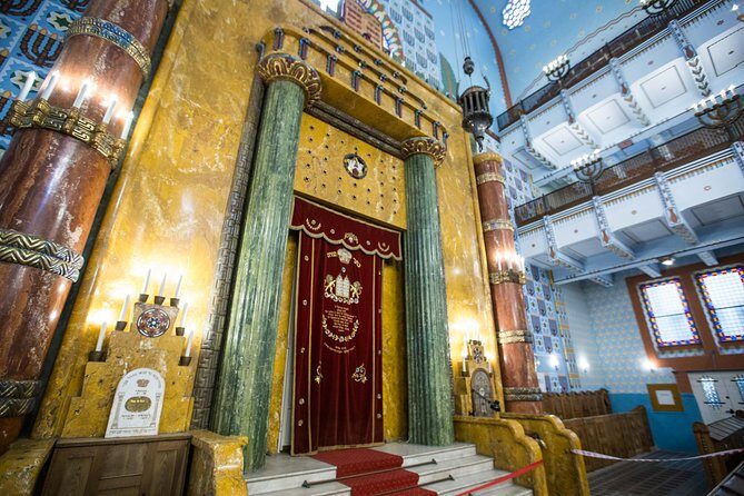 Budapest Jewish Cuisine & Culture Walk - Relaxing with Drinks & Recommending Future Exploration