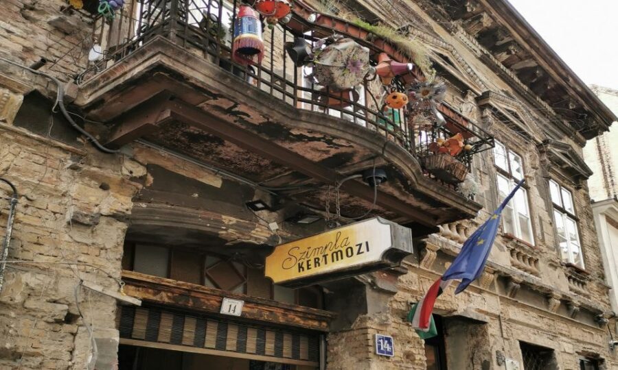 Budapest: Jewish District Private Walking Tour - Detailed Review of the Budapest Jewish District Private Walking Tour