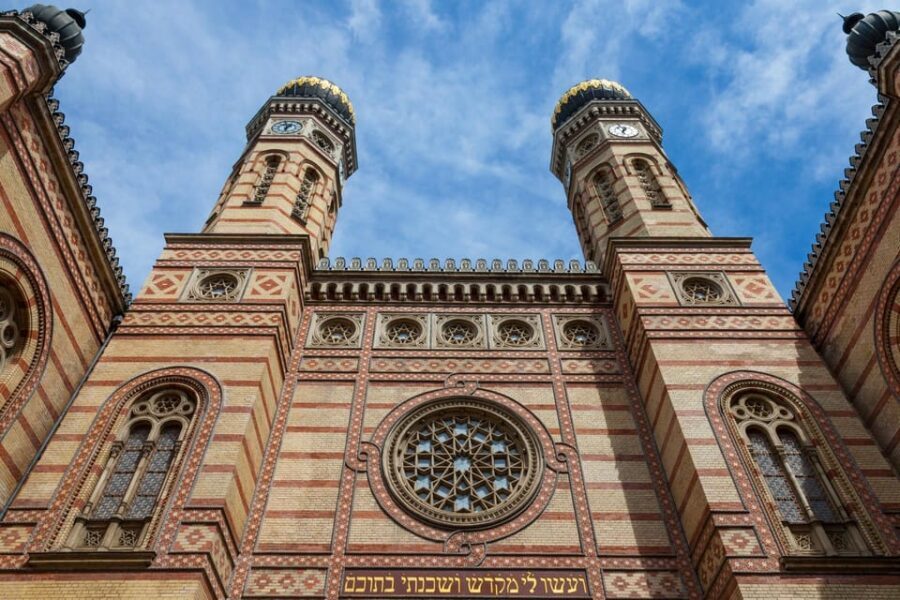 Budapest Old Jewish Quarter History Private Walking Tour - Reflecting on the Holocaust and Jewish Heritage