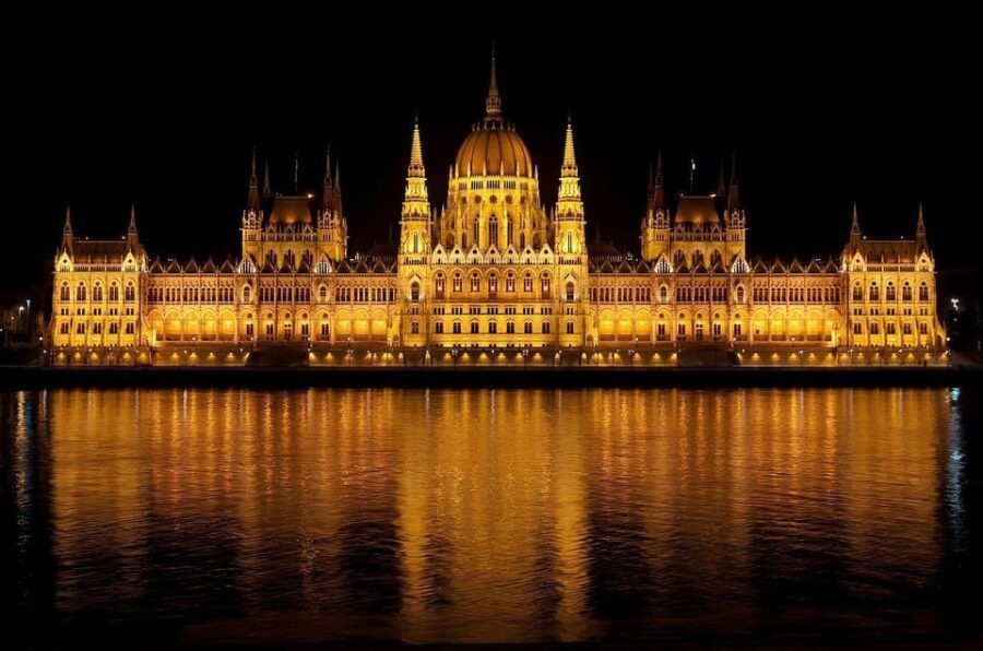 Budapest: Private Night Tour with a Local - An In-Depth Look at the Budapest Night Tour