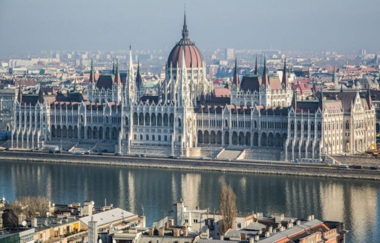 Budapest - Private Tour including Castle visit - Discover Budapest’s Architectural Marvels and Historic Heart