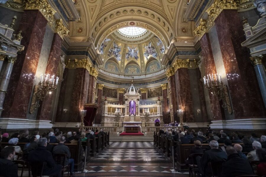 Budapest: Private Walking Tour in the Pest Side - Who Is This Tour Best For?