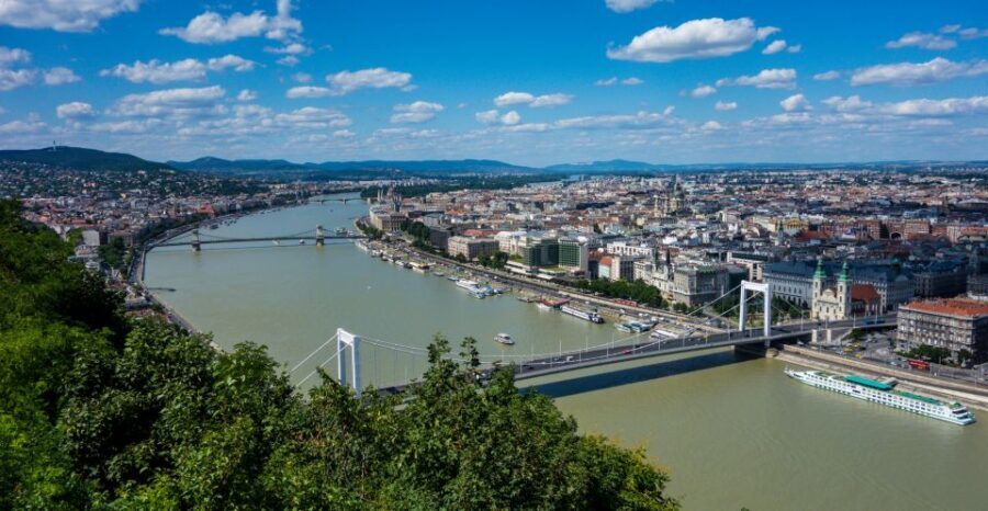 Budapest: Private Walking Tour of City with Spanish Guide - Who Should Consider This Tour?