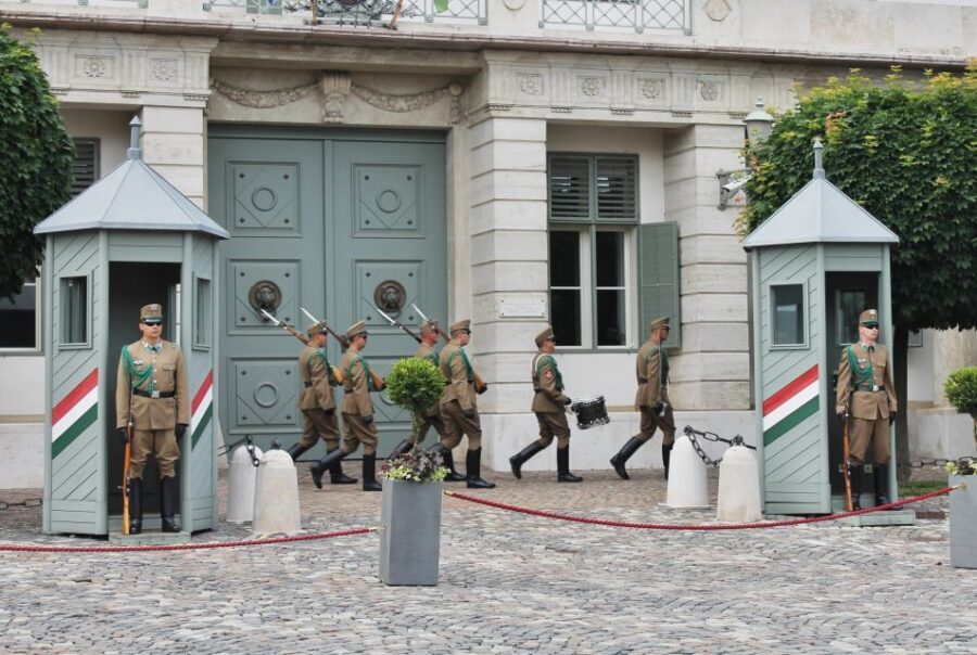 Budapest: Private Walking Tour of the Castle District - Starting Point and Location