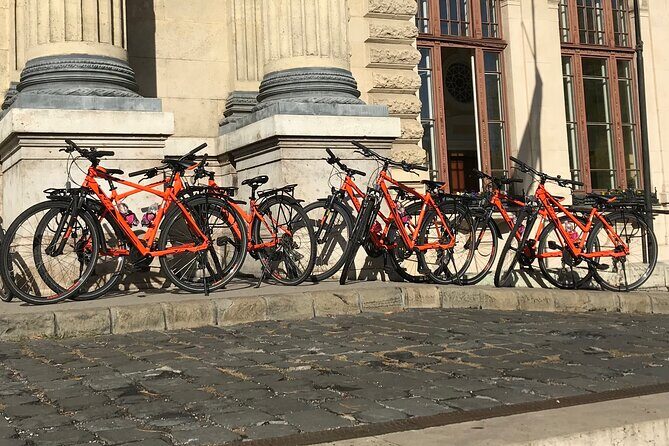 Budapest relaxed bicycle tour at sunset - The impressive Parliament and the poignant Shoes on the Danube