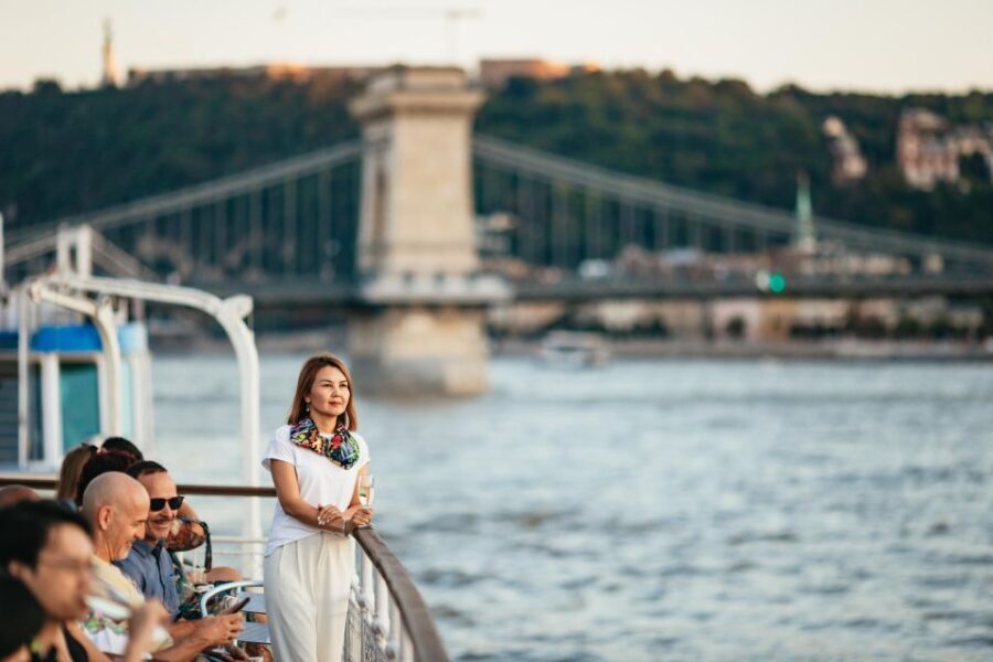 Budapest: Sightseeing Cruise on the Danube - Highlights of the Route