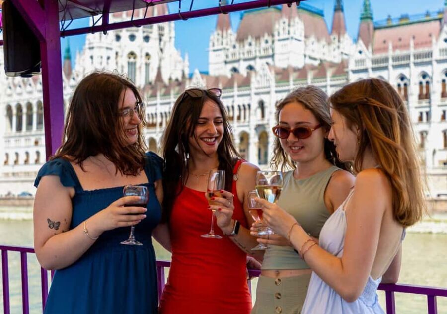 Budapest Sightseeing Cruise with Welcome Drink - Why You Should Consider This Experience
