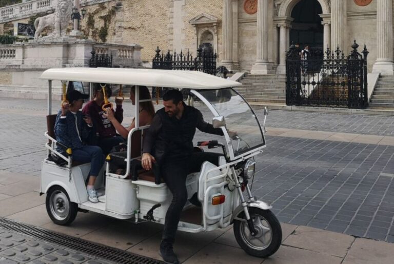 Budapest: Sightseeing Tour by Electric Tuktuk - The Itinerary in Detail