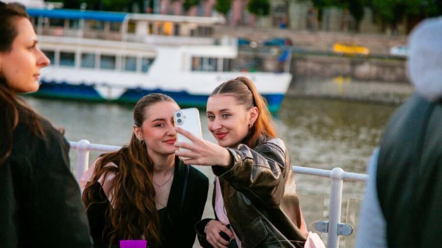 Budapest: Sip & Sail Cruise with Aperol & Prosecco Cocktails - Why This Cruise Offers Good Value