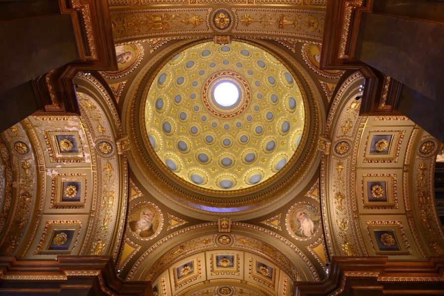 Budapest: St.Stephen's Basilica Grand Organ Concert Tickets - Discovering Budapest’s Iconic Basilica and Its Grand Organ