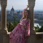 Budapest: Walking Tour and Photoshoot with Digital Photos - What Youll Love About This Tour