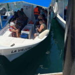 Cabo San Lucas: boat tour around the peninsula and stay at the beach - Who Should Consider This Tour?