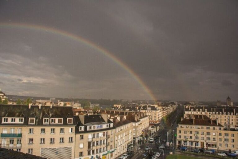 Caen: Private custom tour with a local guide - Who Should Consider This Tour?