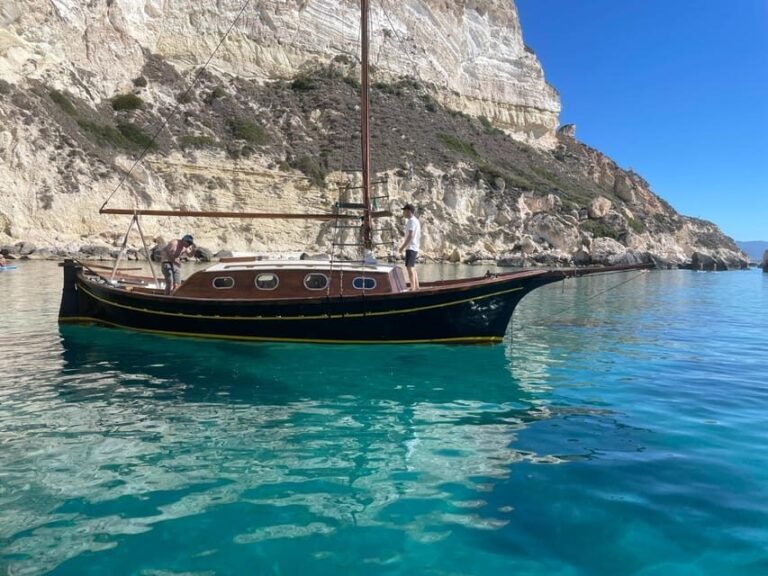 Cagliari: Classic Boat tour along the gulf with tasting. - The Sum Up