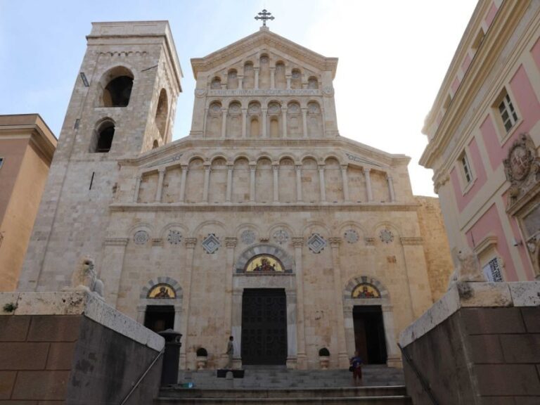 Cagliari: walking tour through the alleys of Castello - The Key Sights of Castello