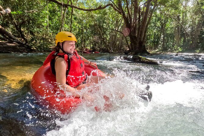 Cairns Adventure Package- 4 tours in 3 days! - Day 2: Waterfalls and Volcanic Lakes on the Atherton Tablelands