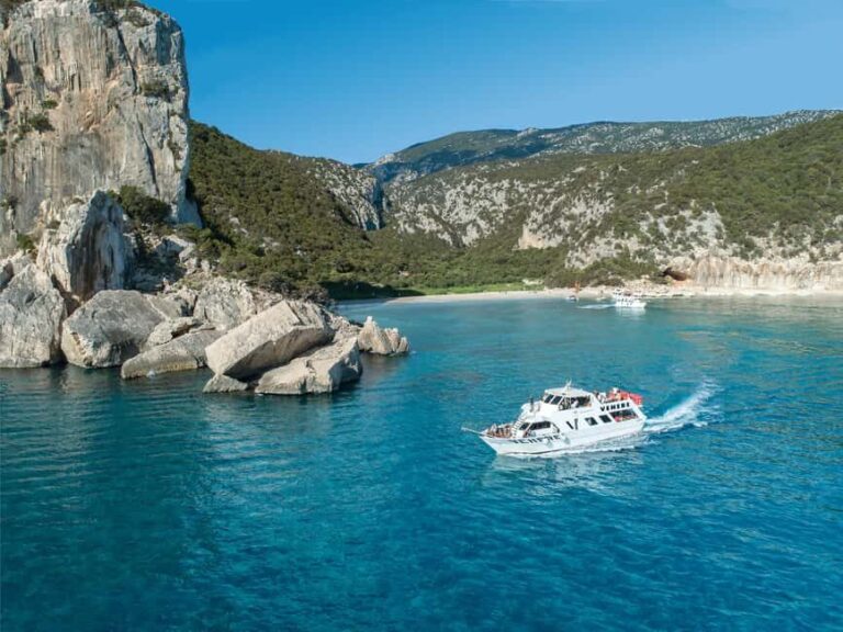 Cala Gonone: Boat ride to Cala Luna beach - In-Depth Review of the Cala Gonone Boat Trip to Cala Luna
