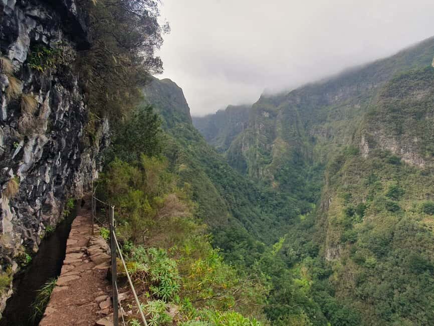 Caldeirão Verde: Queimadas PR9 Transfer Hike - What To Expect on the Day