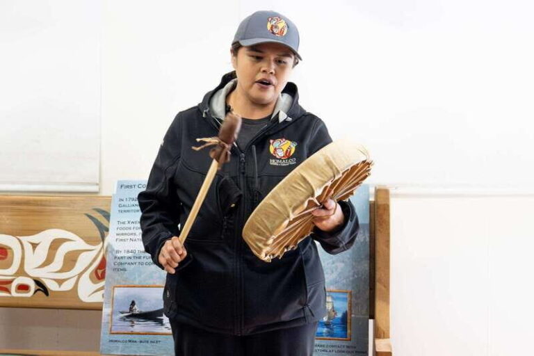 Campbell River: Bute Inlet Grizzly-Watching Tour & Boat Ride - An In-Depth Look at the Bute Inlet Grizzly-Watching Tour