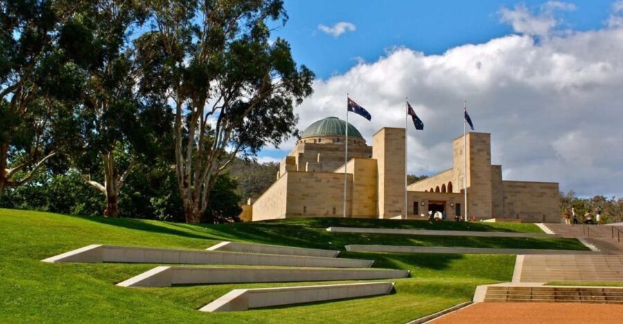 Canberra: City Highlights Day Tour with Entrance Fees - What Travelers Say