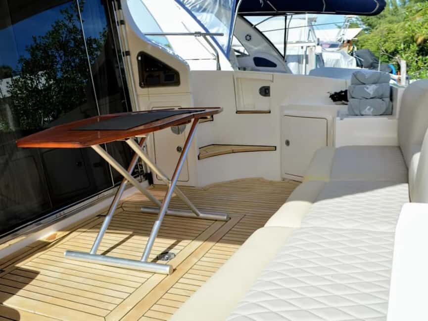 Cancun: Azimut 47 Fly Private Yacht - 6 hours to Isla Mujeres - The Value of a Private Yacht Experience