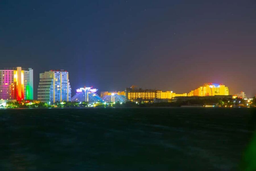 Cancún by Night: Scenic Drive Through Hotel Zone & Downtown - Exploring Cancún by Night in Detail
