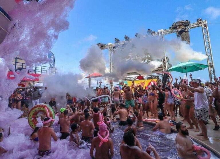 Cancún: Coco Bongo Beach Party Experience - The Details of the Coco Bongo Beach Party Experience