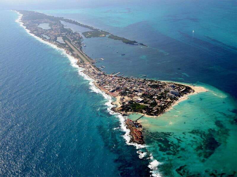 Cancun: Half Day Private Catamaran to Isla Mujeres - Sailing to Isla Mujeres: Scenic and Serene