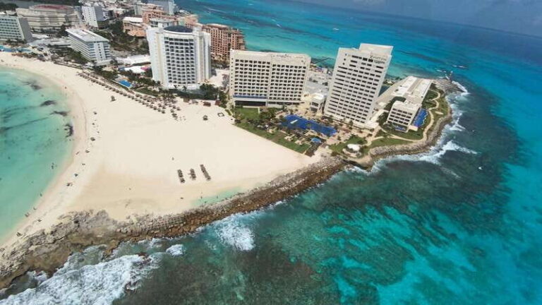 Cancun Hotel Zone: Panoramic Flight - Exploring the Cancun Hotel Zone: Panoramic Flight in Detail