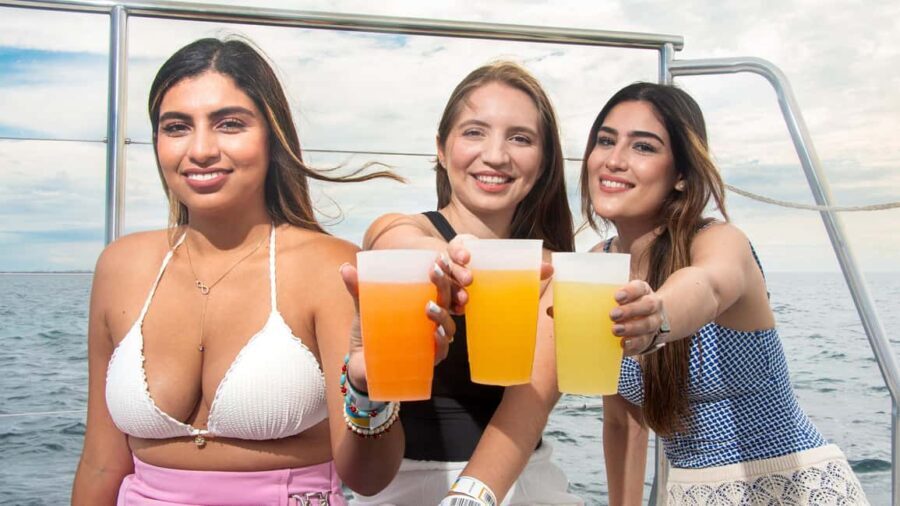 Cancun: Isla Mujeres Catamaran with buffet lunch & open bar - Who Is This Tour Best For?