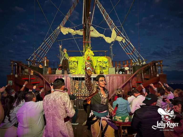 Cancún: Jolly Roger Pirate Dinner Cruise 2025 - The Experience in Detail