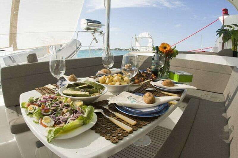 Cancun: Private Luxury Catamaran to Isla Mujeres - The Experience of a Private Yacht