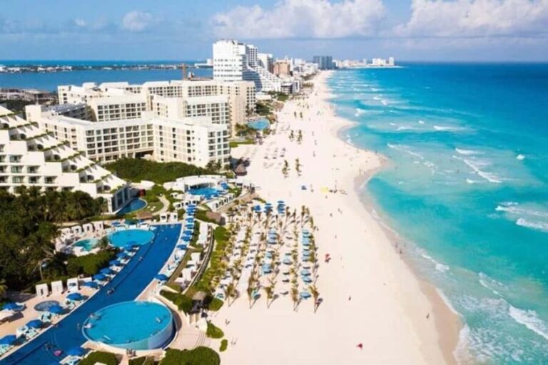 Cancun: Sightseeing Walking Tour With a Local Guide - Practical Details and Experience