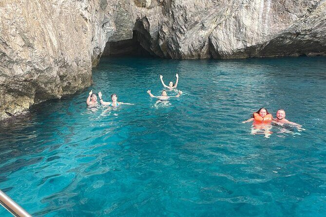 Capri la Dolce Vita - boat tour from Sorrento and Castellammare - FAQs