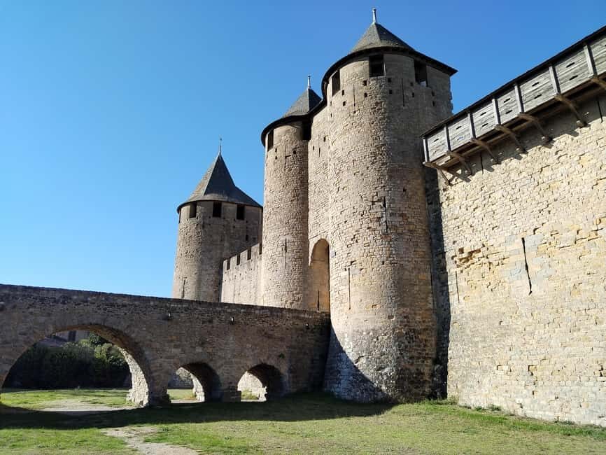 Carcassonne: Private Guided Tour with Castle Entry Ticket - The Experience in Detail