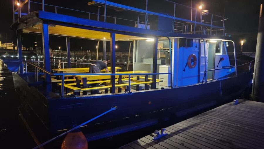 Cascais: Sunset Cruise to Lisbon with Open Bar - Authentic Experience and Value