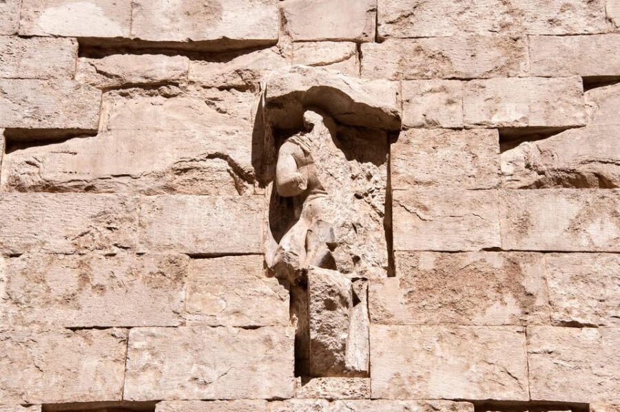 Castel del Monte Skip-the-Line Entry Ticket - The Magic of Castel del Monte: An In-Depth Look