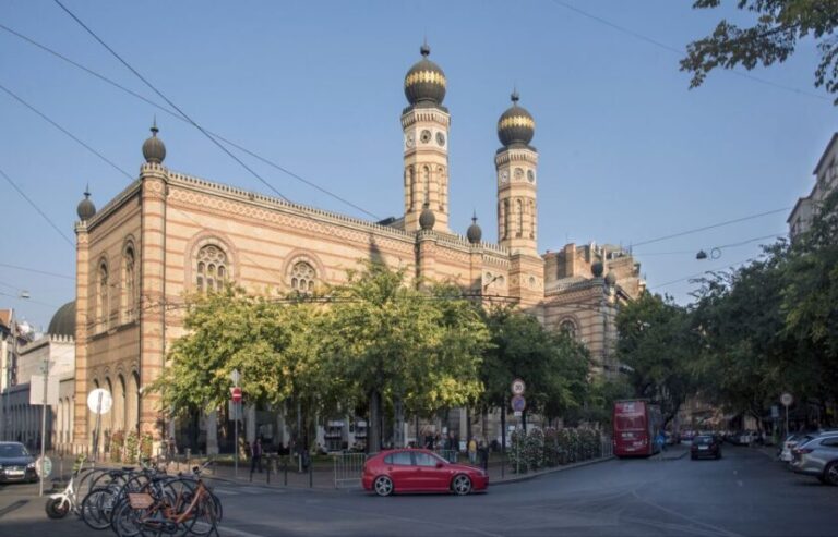 Castle District & Pest Driving Tour with Danube River Cruise - Starting Point and Duration