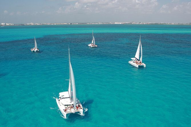 Catamaran to Mujeres Island with Open Bar on Board from Cancun - The Realities of the Experience