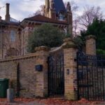 Celebrity Homes Tour of Hampstead - A Detailed Look at the Hampstead Celebrity Homes Tour