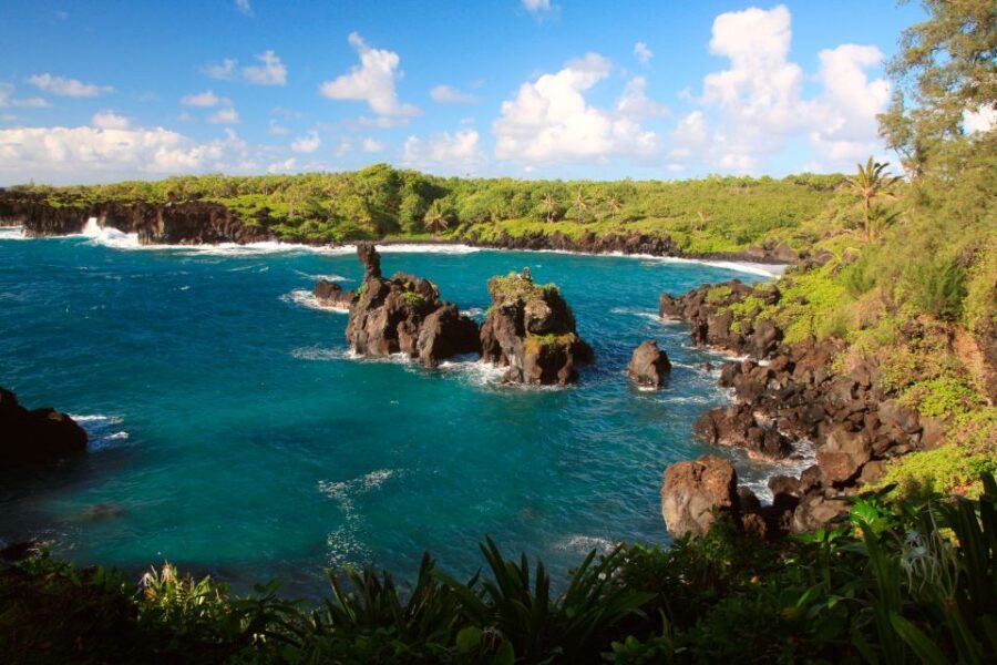 Central Maui: Two-Island Scenic Helicopter Flight to Molokai - Why This Helicopter Tour Stands Out