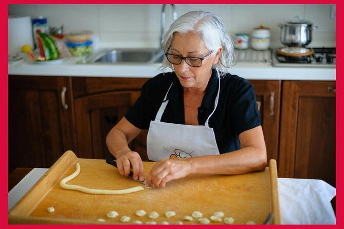 Cesarine: Home Cooking Class & Meal with a Local in Bari - What the Reviews Say
