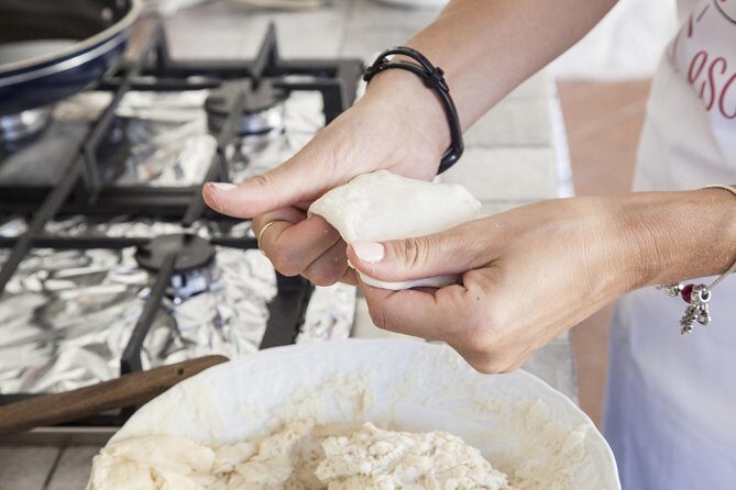 Cesarine: Small group Pizza and Tiramisu Class in Positano - A Deep Dive into the Positano Pizza & Tiramisu Class